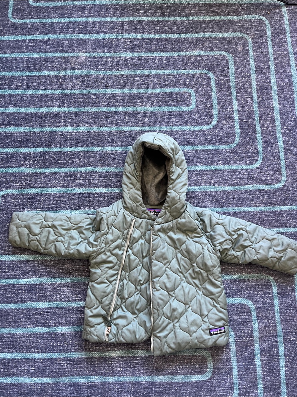 Patagonia Kids Quilted Hooded Jacket in Light Gray